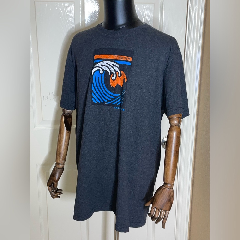 Patagonia Gray Short Sleeve Tee with Wave Graphic